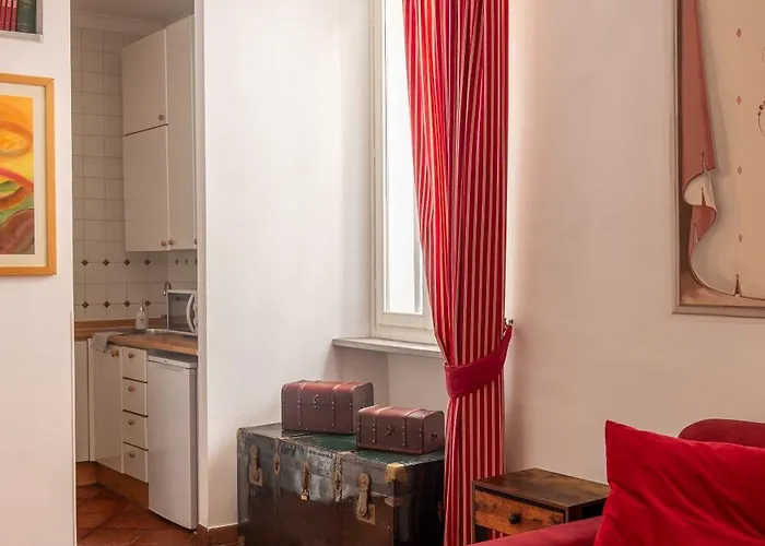 Trevi Royale - Under 1 Min Walk To Trevi Fountain Apartman *