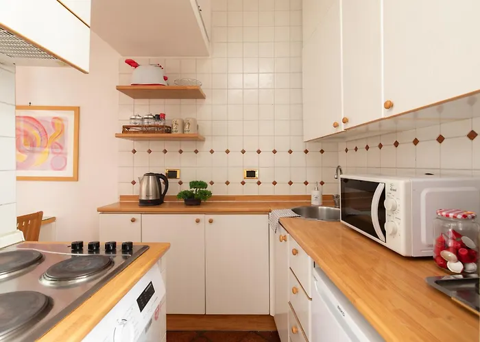 Trevi Royale - Under 1 Min Walk To Trevi Fountain Apartman *